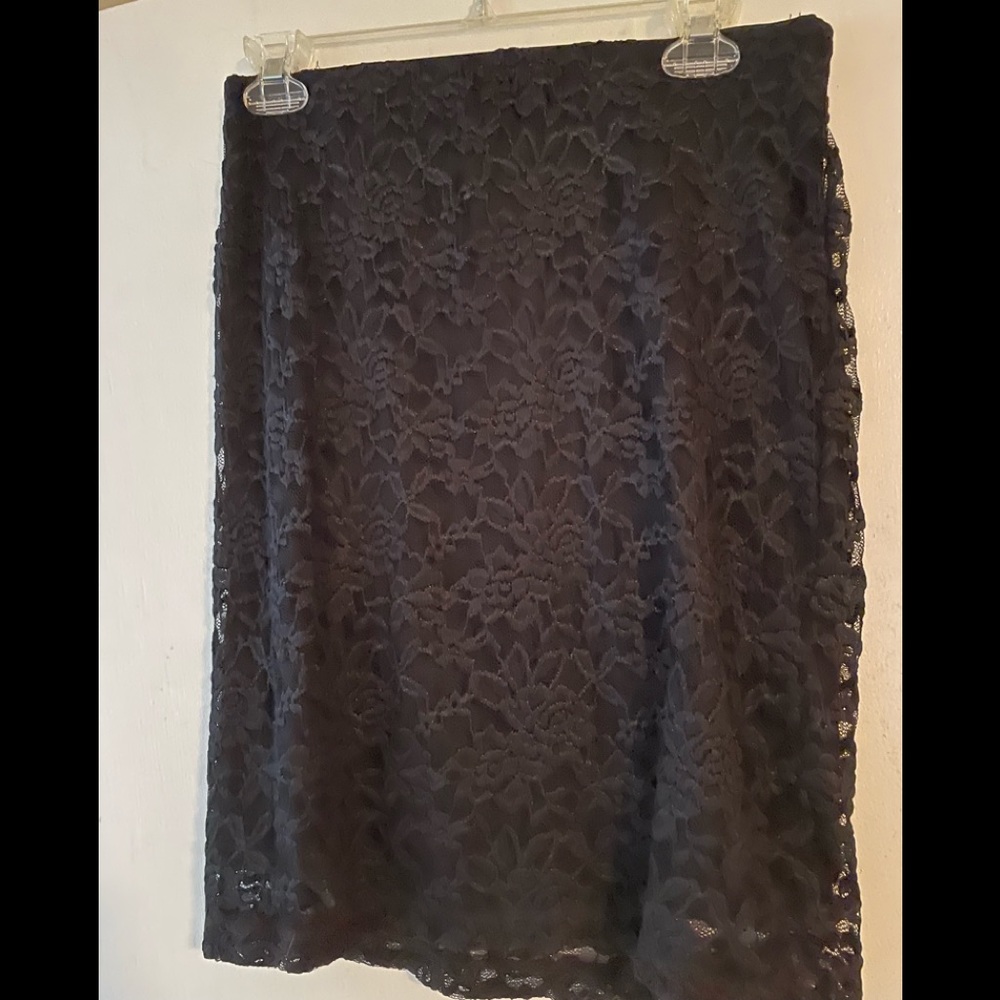 Lace skirt